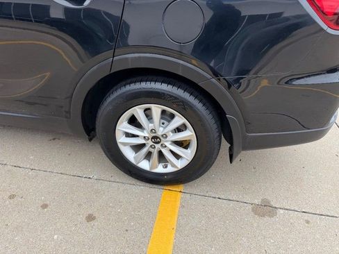 Used 2019 Kia Sorento L image 5