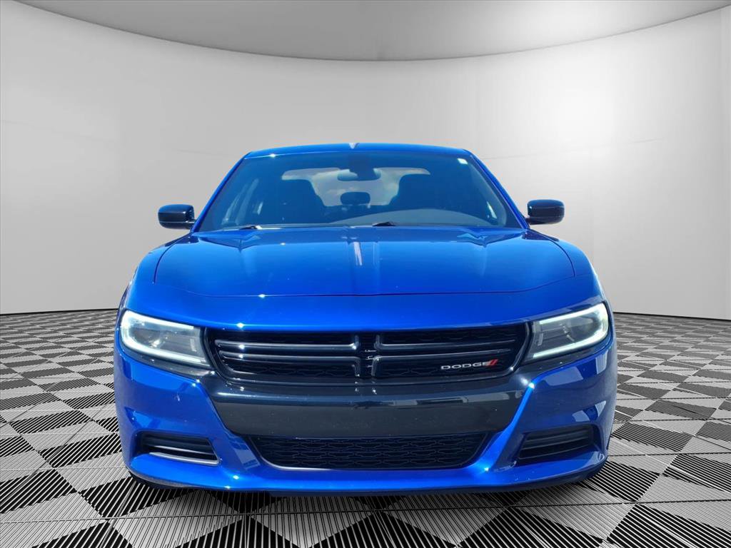 Used 2022 Dodge Charger SXT w/ Blacktop Package RWD image 2
