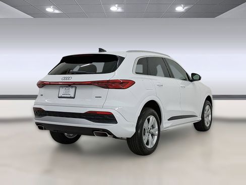Certified 2025 Audi Q5 Premium w/ Convenience Package AWD/4WD image 9