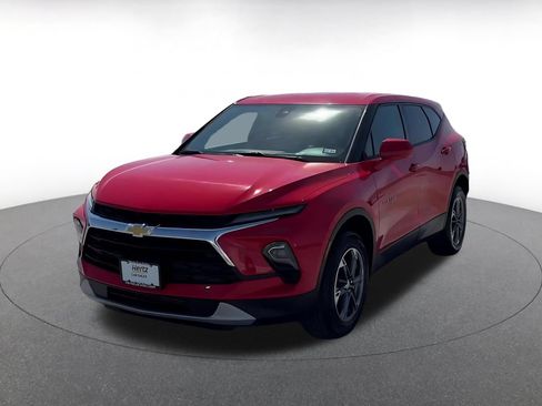 Used 2025 Chevrolet Blazer LT FWD image 6