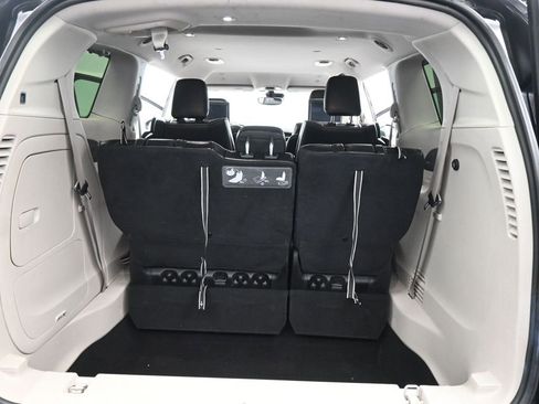 Used 2018 Chrysler Pacifica Limited w/ Advanced Safetytec Group image 22