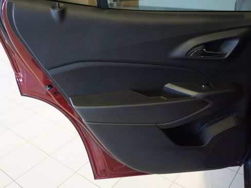 Certified 2025 Chevrolet Trax LT w/ LT Convenience Package image 24