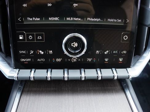 Certified 2025 GMC Acadia Denali image 30