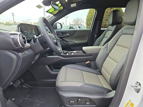 New 2026 Chevrolet Equinox LT w/ Convenience Package II image 9