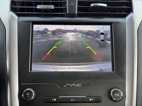 Used 2020 Ford Fusion SE image 25