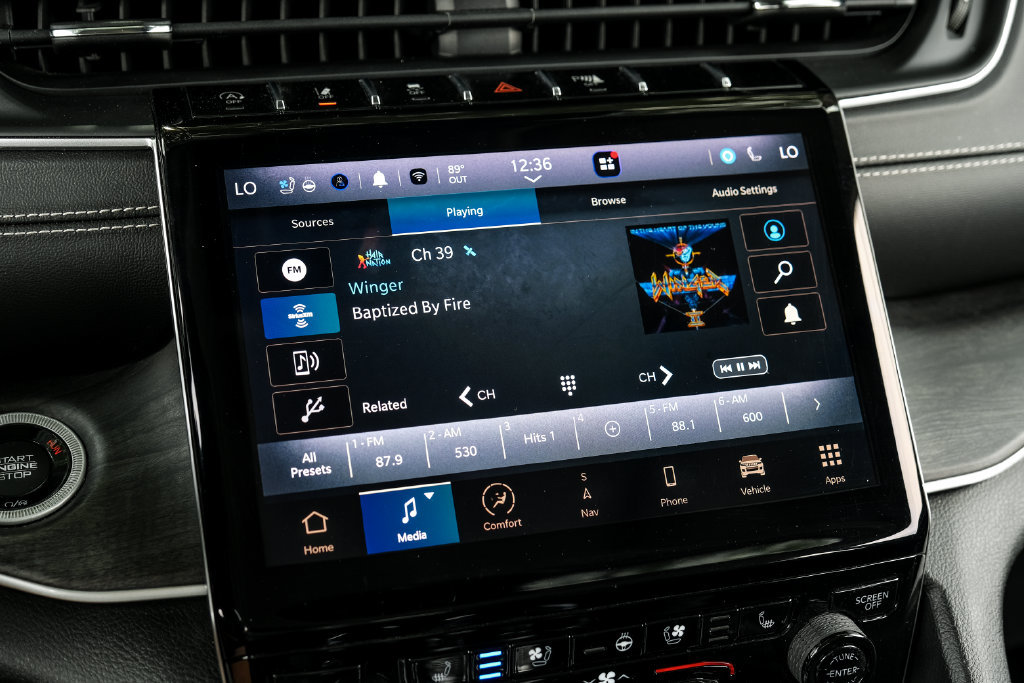 Used 2023 Jeep Grand Cherokee Limited w/ Luxury Tech Group II AWD/4WD image 40