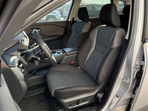 Used 2022 Nissan Rogue SV image 9