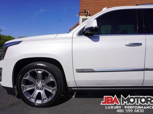 Used 2020 Cadillac Escalade ESV Platinum image 25