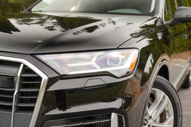 Used 2022 Audi Q7 3.0T Premium Plus w/ Premium Plus Package AWD/4WD image 4