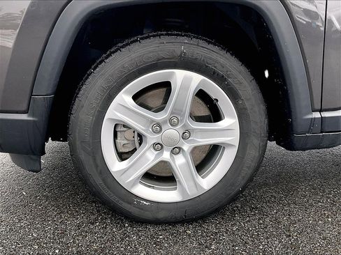 Used 2023 Jeep Compass Latitude image 7