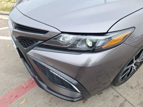 Used 2023 Toyota Camry SE image 10