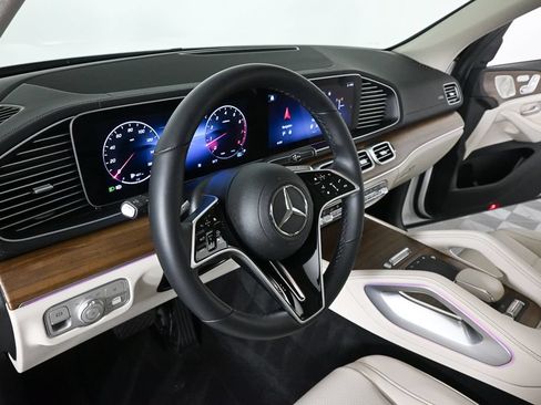 Used 2026 Mercedes-Benz GLS 450 4MATIC image 6