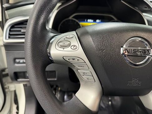 Used 2017 Nissan Murano S AWD/4WD image 15