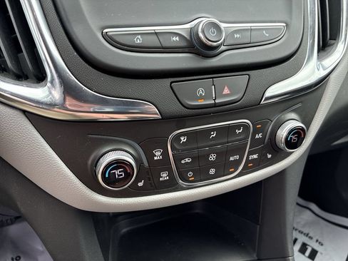 Used 2024 Chevrolet Equinox LT AWD/4WD image 17