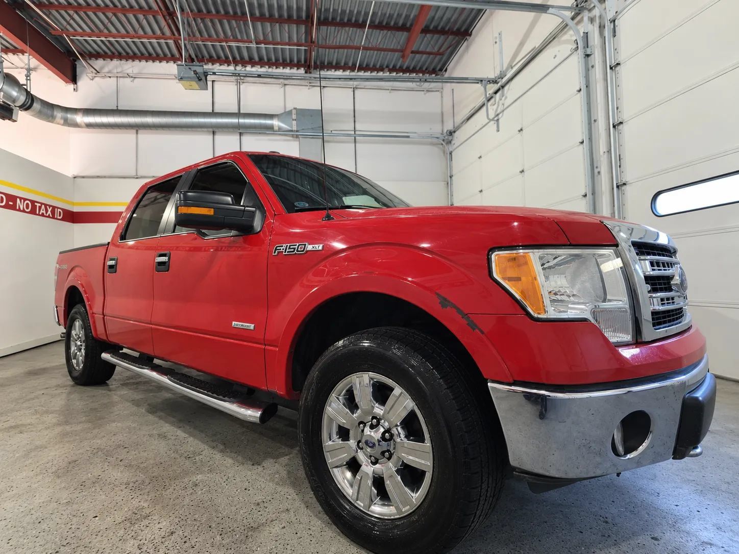Used 2011 Ford F150 XLT w/ XLT Chrome Pkg AWD/4WD image 1