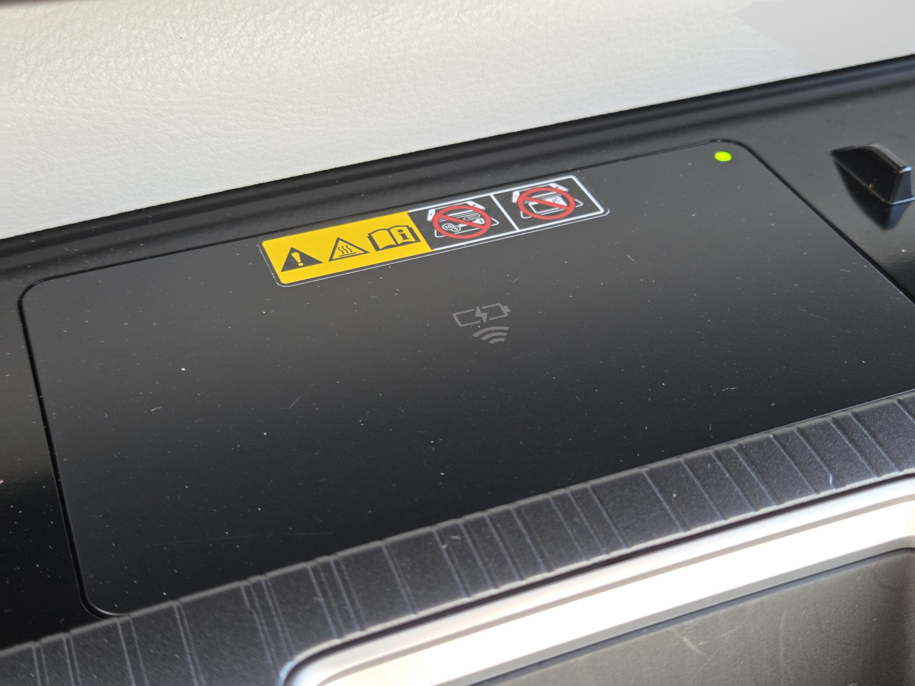 Used 2025 Toyota Sienna LE FWD image 36