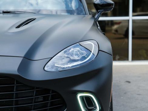 Used 2023 Aston Martin DBX AWD/4WD image 4
