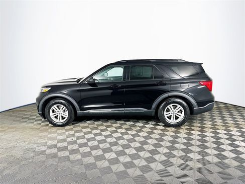 Used 2022 Ford Explorer XLT image 4