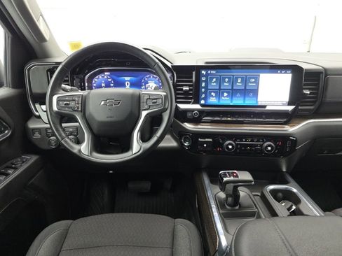 Used 2024 Chevrolet Silverado 1500 LT Trail Boss w/ LPO, Dark Essentials Package AWD/4WD image 17