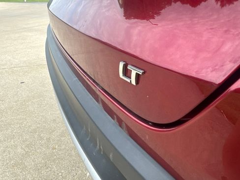 Used 2025 Chevrolet Trax LT FWD image 8