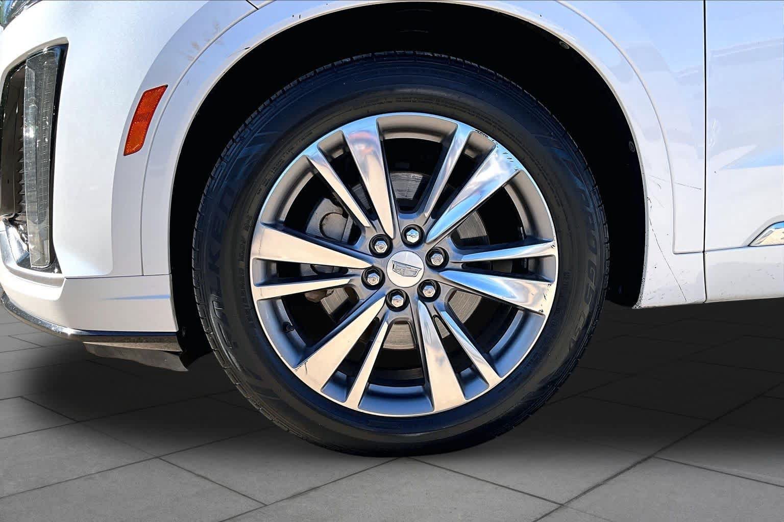 Used 2020 Cadillac XT6 Premium Luxury FWD image 11