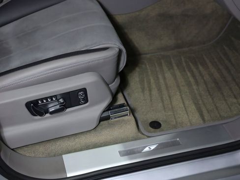 Used 2022 Bentley Bentayga image 37