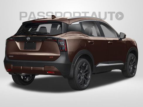 Used 2025 Nissan Kicks SR AWD/4WD image 2