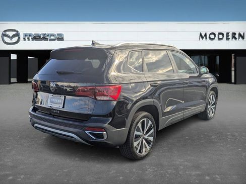 Used 2024 Volkswagen Taos SE image 5