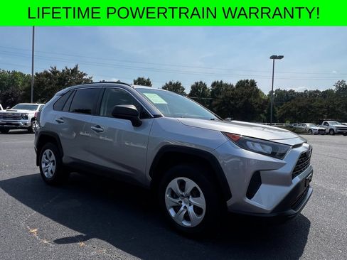 Used 2021 Toyota RAV4 LE AWD/4WD image 4