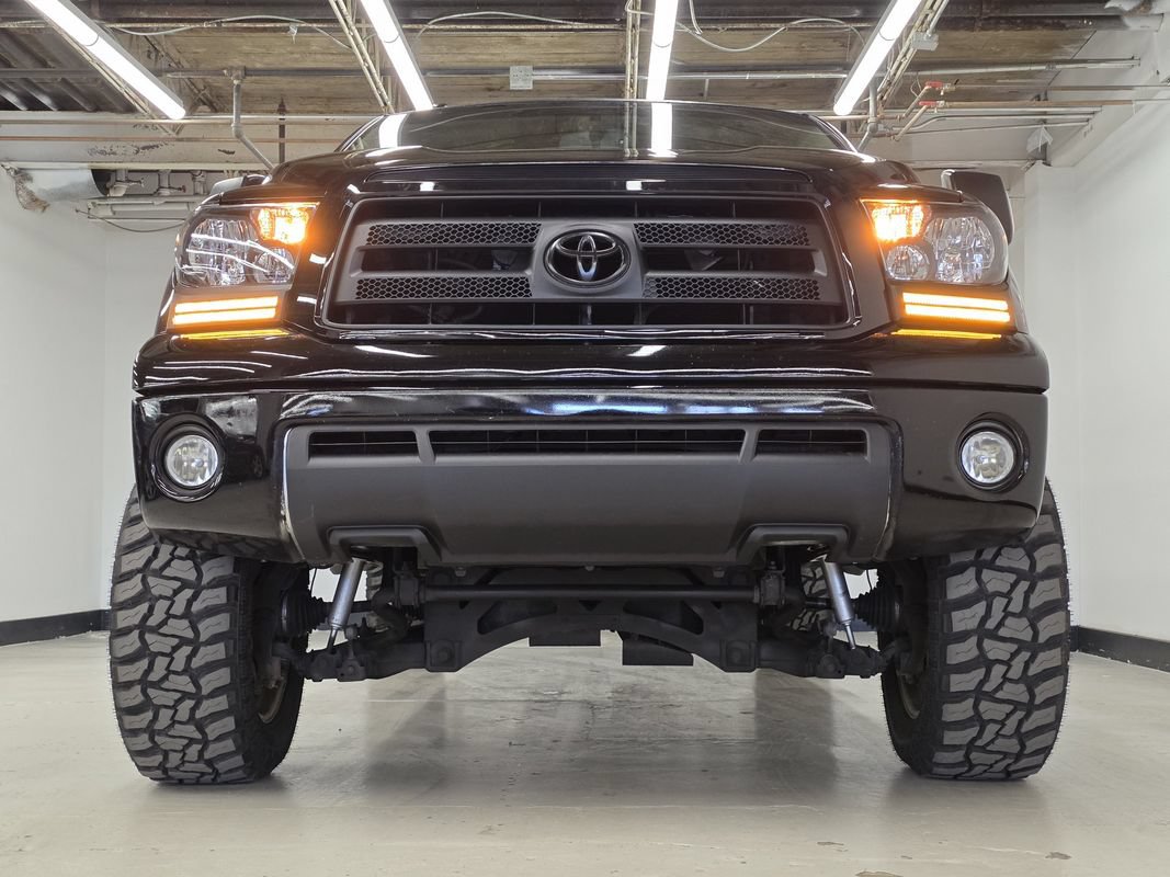 Used 2012 Toyota Tundra 4x4 CrewMax w/ SR5 Pkg image 3