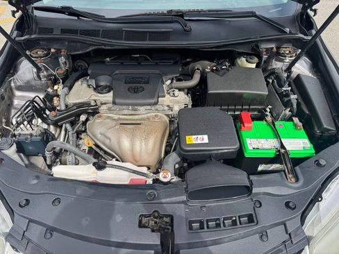 Used 2017 Toyota Camry SE FWD image 11