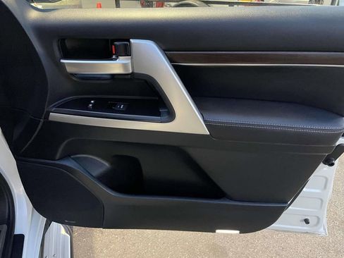 Used 2020 Toyota Land Cruiser Heritage Edition image 47
