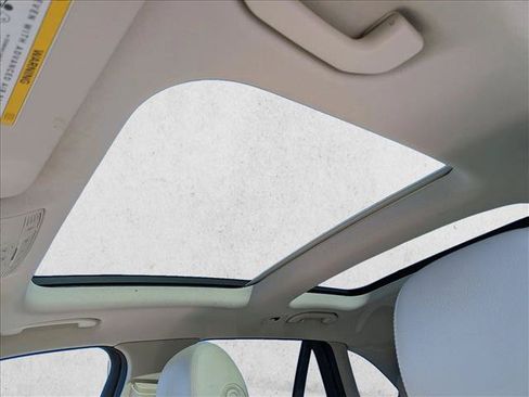 Used 2019 Mercedes-Benz GLC 350e 4MATIC image 14
