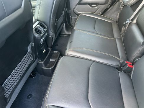 Used 2024 Jeep Wrangler Unlimited Sahara w/ Technology Group AWD/4WD image 12