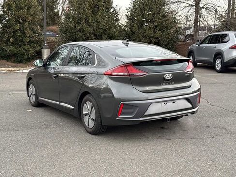 Used 2021 Hyundai Ioniq SE image 4