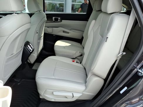New 2026 Kia Sorento EX w/ EX Premium Package FWD image 9