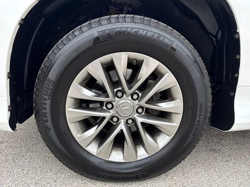 Used 2018 Lexus GX 460 Luxury w/ Preferred Accessory Package image 10