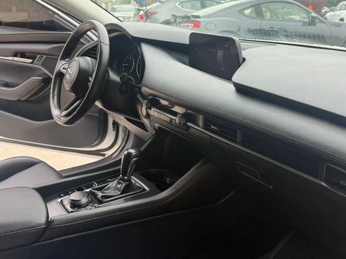Used 2023 MAZDA MAZDA3 s FWD image 12