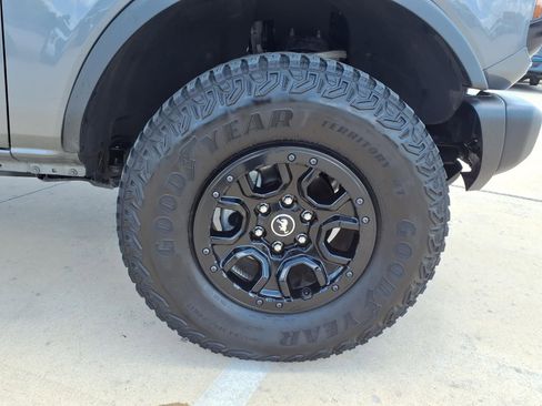 Used 2023 Ford Bronco Wildtrak AWD/4WD image 9