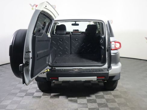 Used 2014 Toyota FJ Cruiser 4WD w/ Upgrade Package image 10