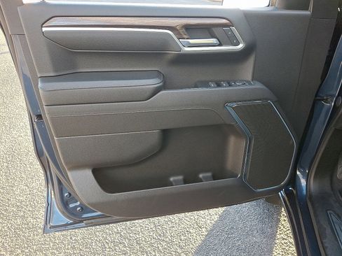 Used 2023 Chevrolet Silverado 1500 LT image 12