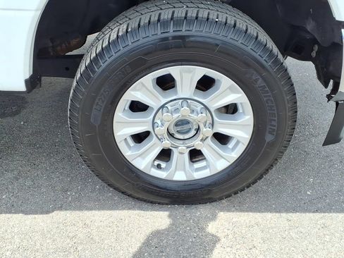 Used 2022 Ford F250 XLT AWD/4WD image 9