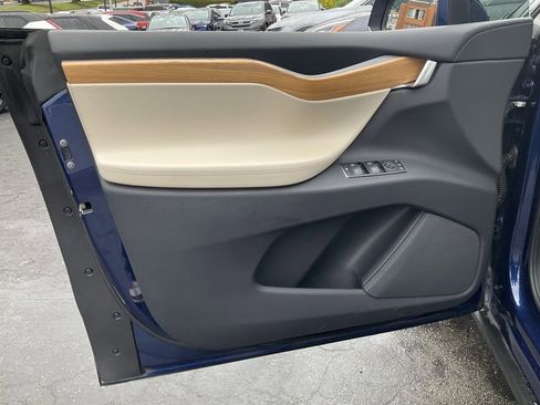 Used 2018 Tesla Model X 100D image 23