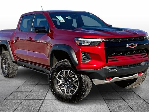 Used 2023 Chevrolet Colorado ZR2 w/ ZR2 Convenience Package III image 2