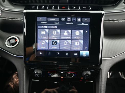 Used 2025 Jeep Grand Cherokee Laredo image 22