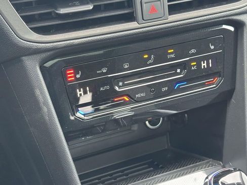 New 2026 Volkswagen Taos SE AWD/4WD image 21