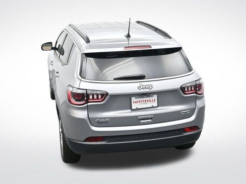 Used 2022 Jeep Compass Latitude image 27