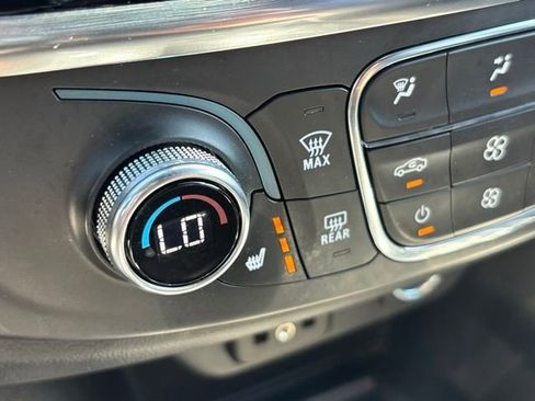 Certified 2023 Chevrolet Traverse LT FWD image 32