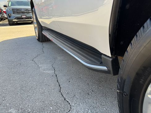 Used 2016 GMC Yukon SLT w/ Open Road Package image 15