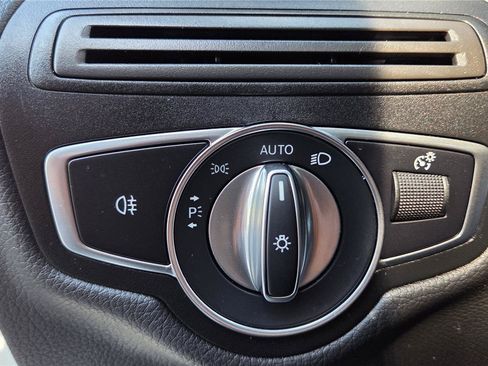 Used 2022 Mercedes-Benz GLC 300 4MATIC image 17